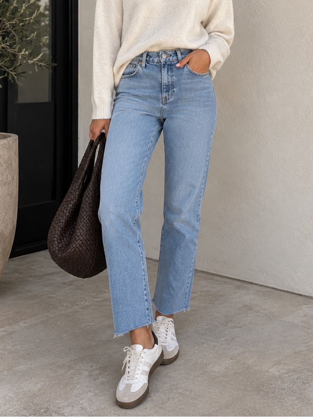 Good American Good Legs Straight Jeans 10/30 Light Wash Cropped Raw Hem